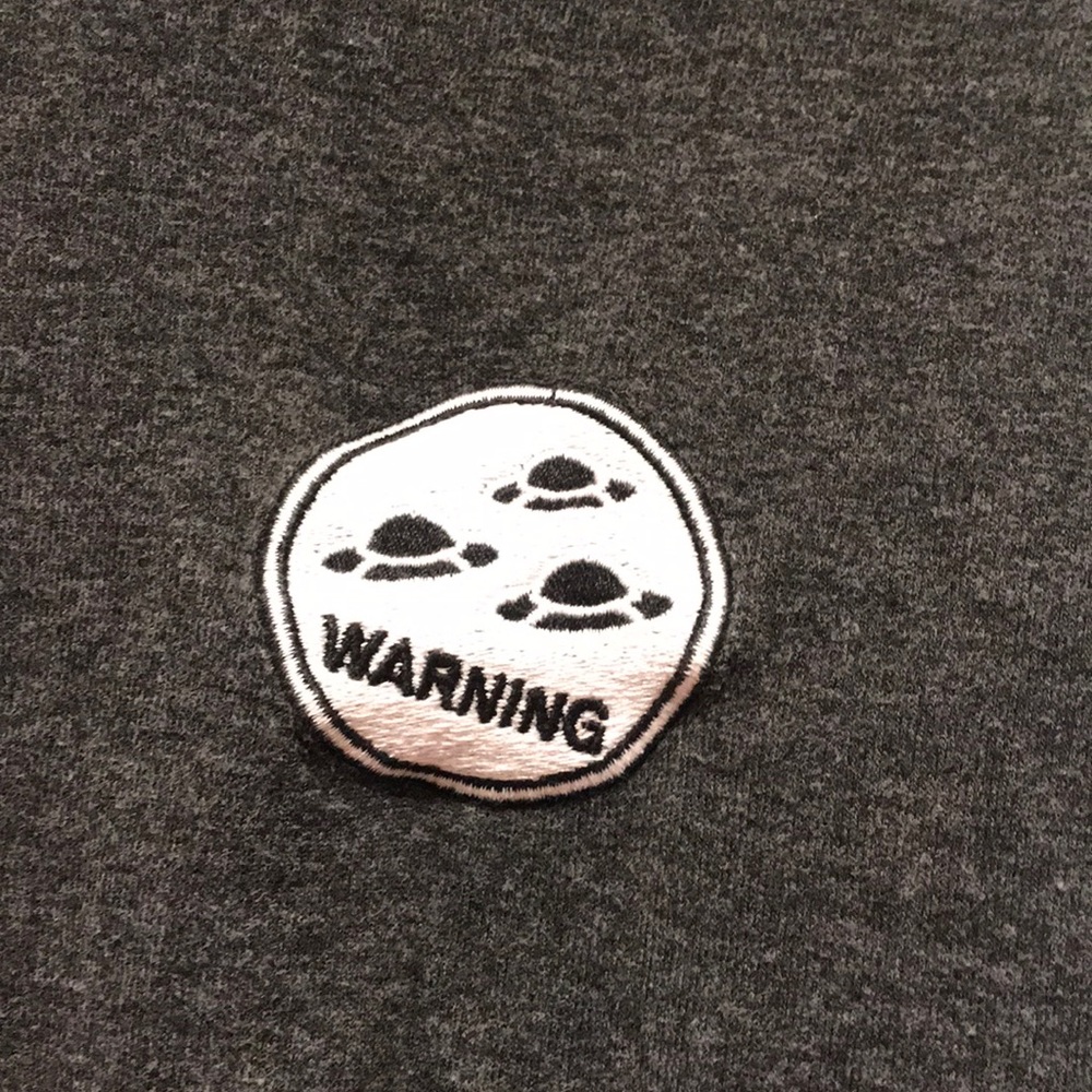 WARNING ALIEN CROP TOP - Picture 2 of 3